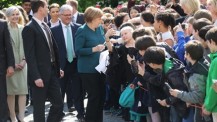 Visite d'Angela Merkel au Lycée français de Berlin : accueil enthousiaste