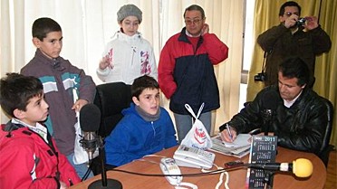 Les élèves interviewés par une équipe de "Radio Uno". © Lyc